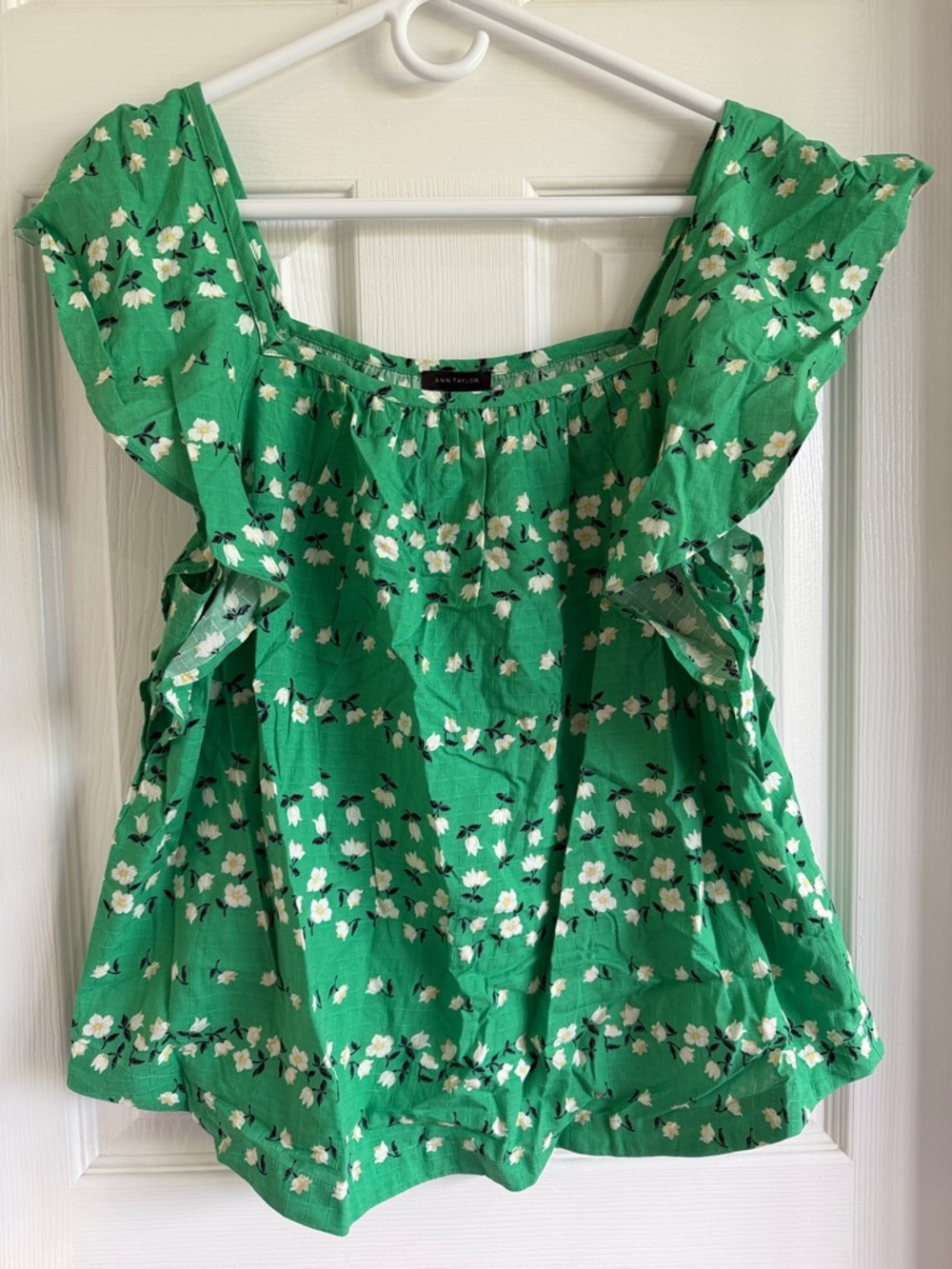 NWT Ann Taylor Green Floral Ruffle Sleeve Blouse